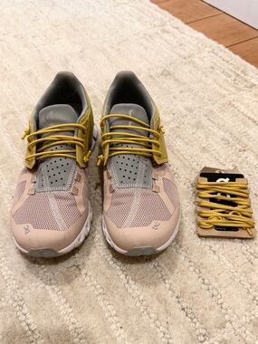On Cloud 5 Women’s Sneakers Size 6 Mustard Blush Pink Slip-On Running Shoes